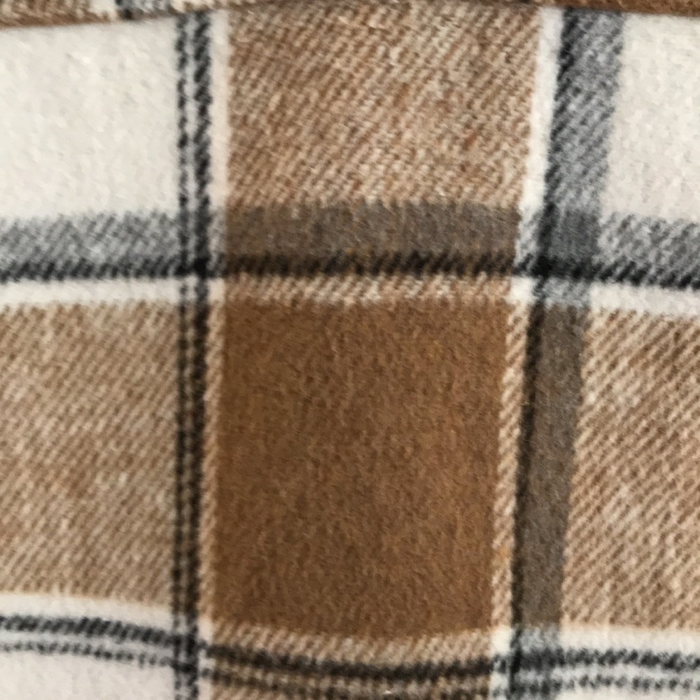 Tan white & black plaid button up fleece work barn shacket Sz L or M oversized - Picture 3 of 11